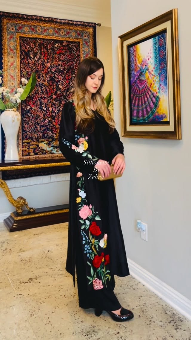 Black Floral Floral Embroidery Designer Ensemble – Look 71