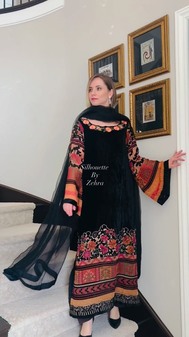 Black and Red Artisanal Detailing Pakistani Suit – Look 67